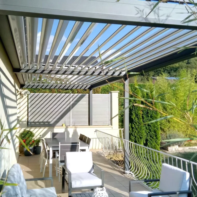 pergola bioclimatique pour une terrasse