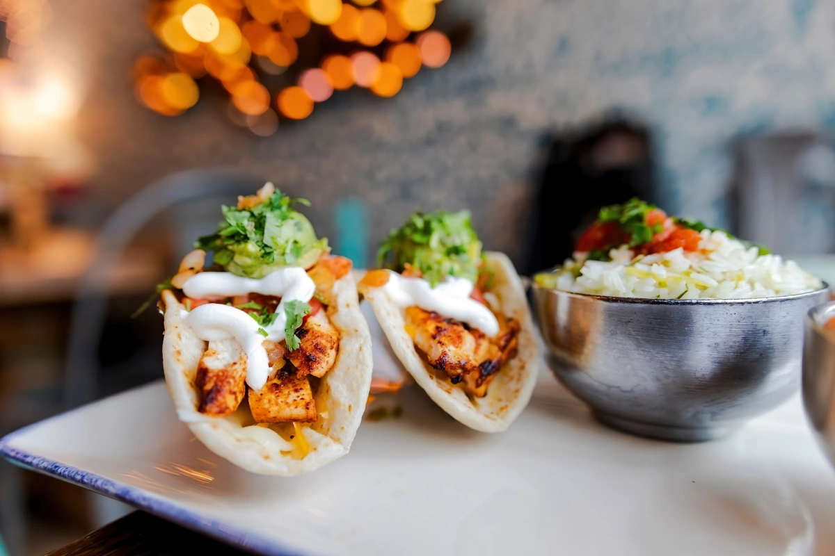 repas pour nouvel an simple tacos riz blanc herbes fraiches