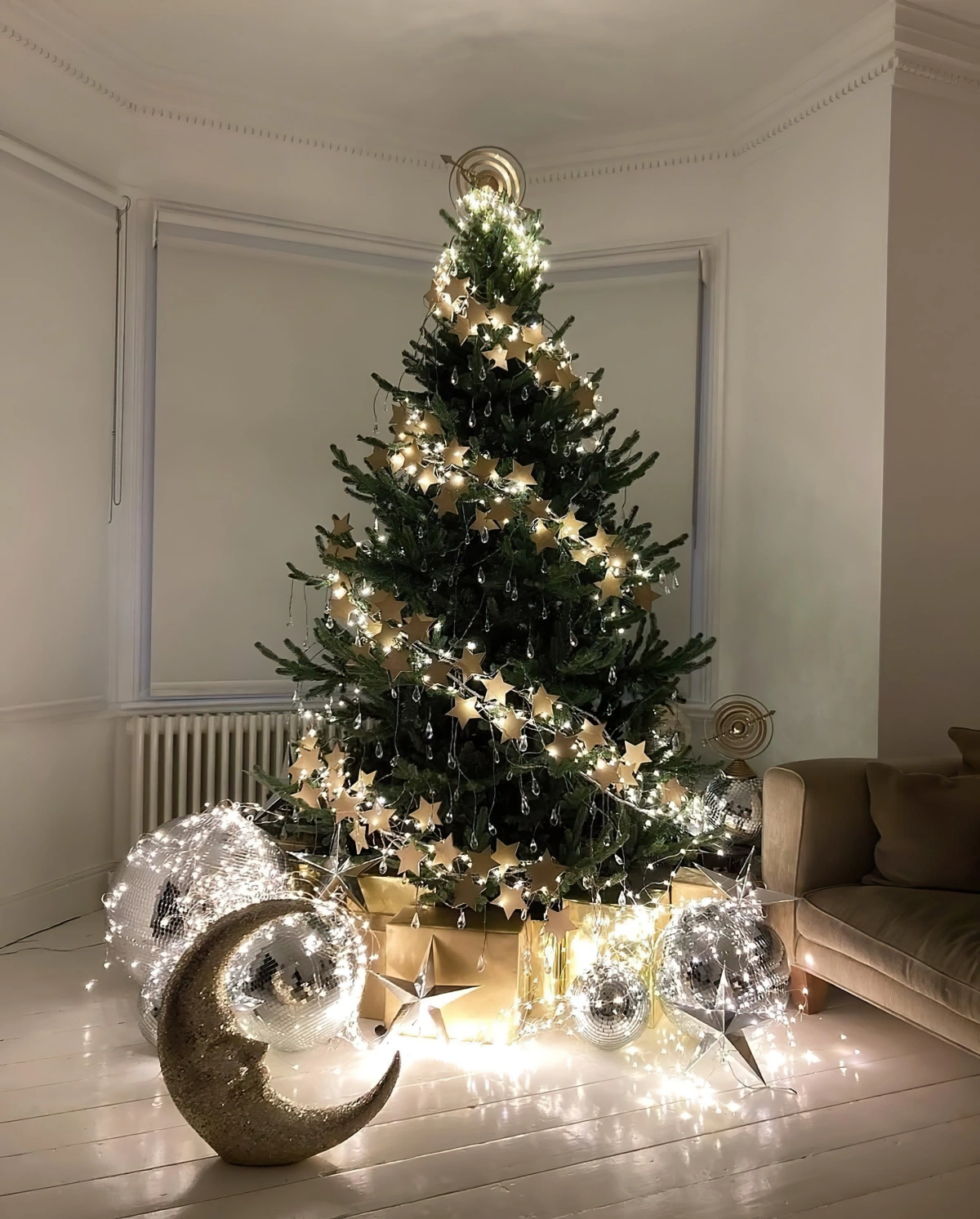 sapin guirlande etoiles dorees decoration noel sans ornements