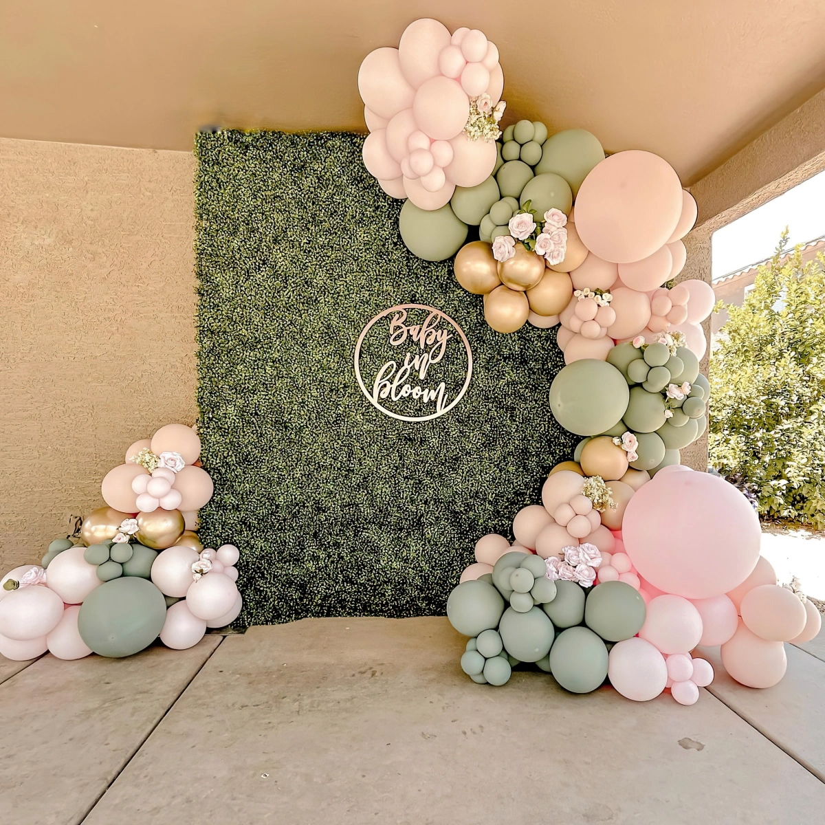 ballon baby shower mur vegetal faux guirlandes ballons rose et vert