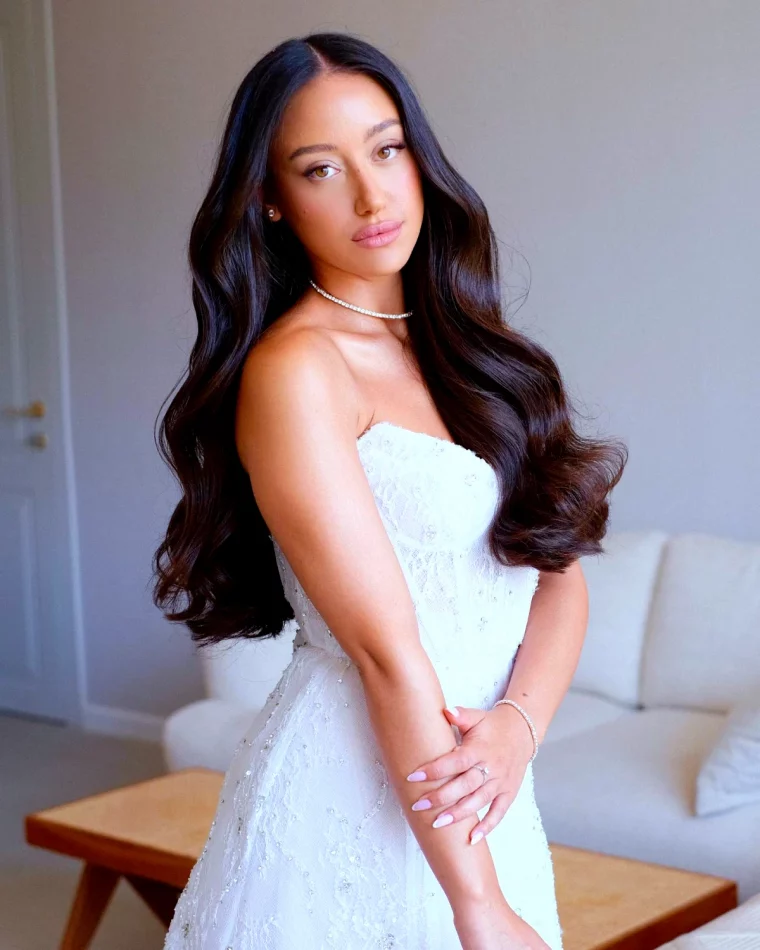 cheveux detaches wavy mariage 2025