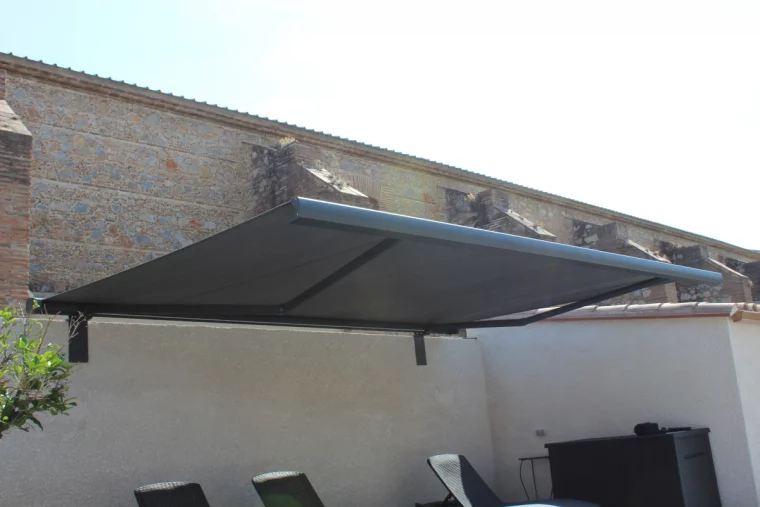 couverture terrasse soleil protection store banne mecanisme coffre