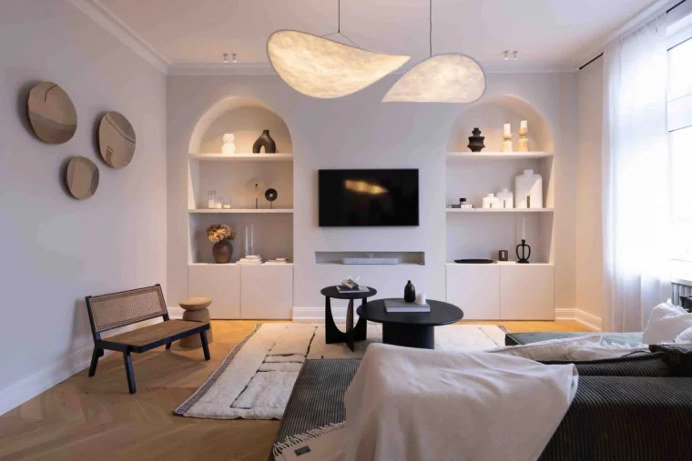 design salon contemporain niche murale rangement eclairage