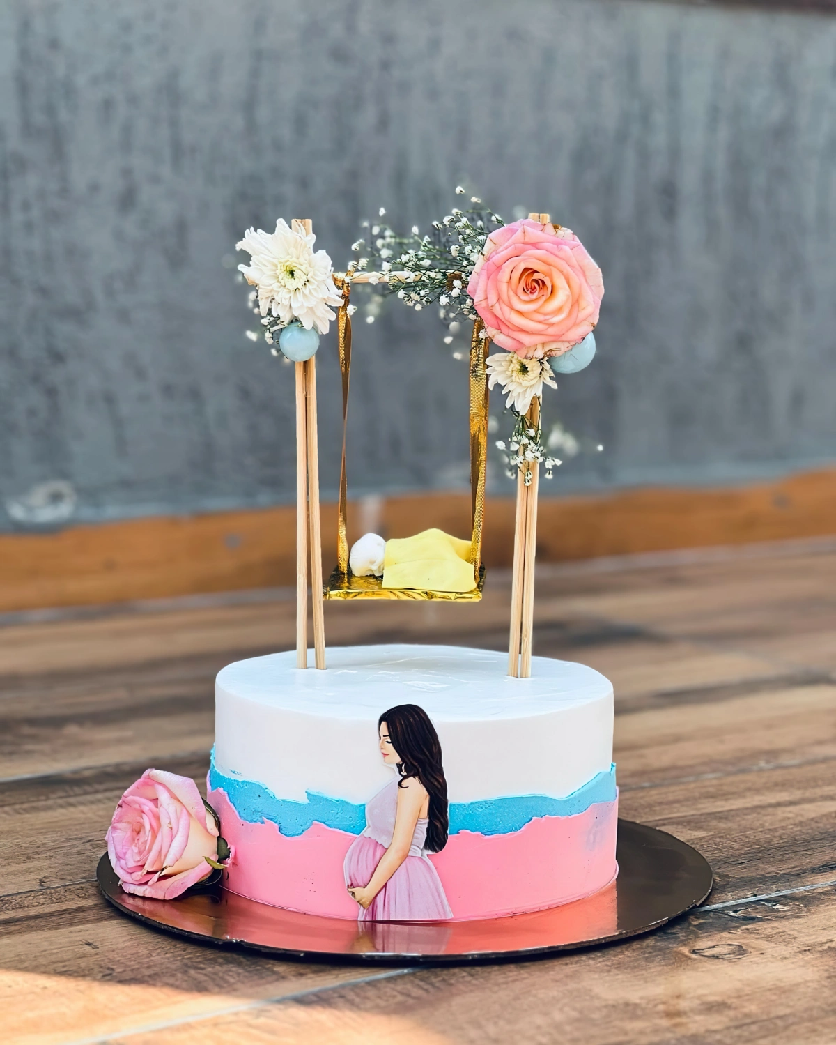 gateau baby shower silhouette mere future balancoire fleurs