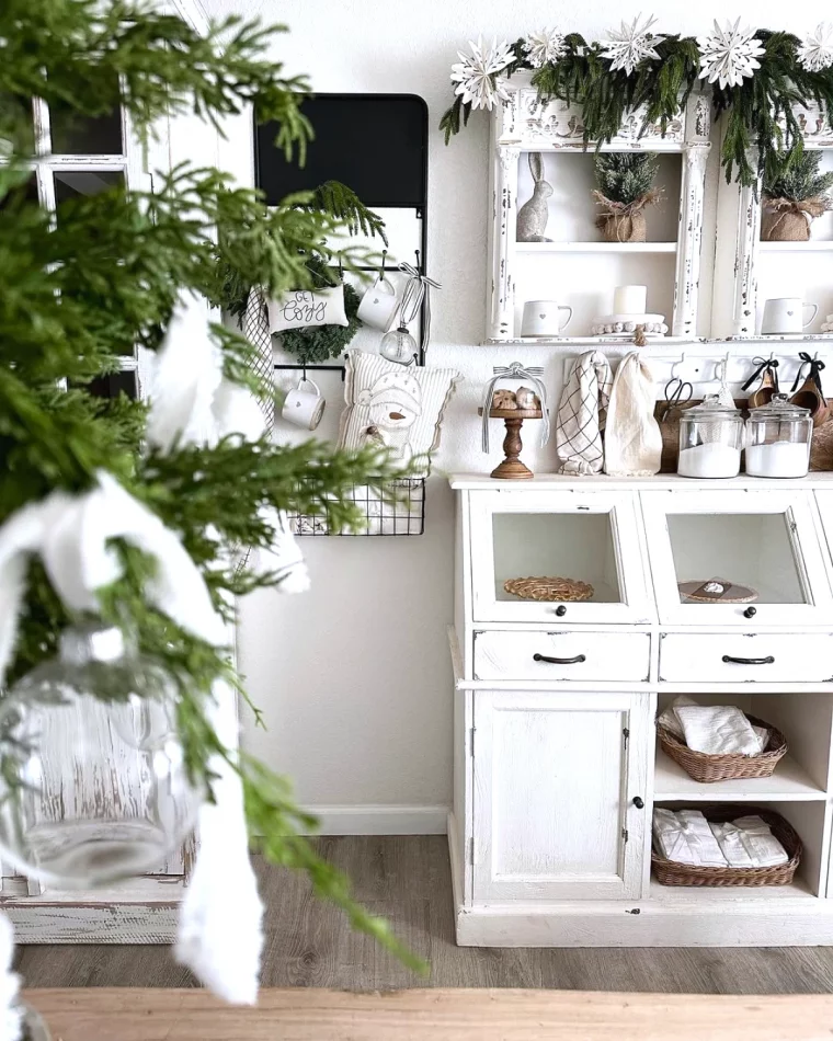 inspiration deco shabby chic meuble blancs et plantes vertes