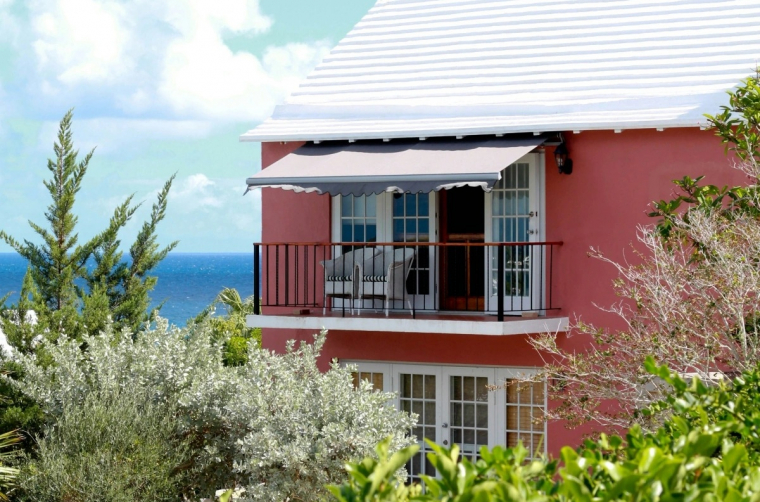 terrasse balcon vue mer meuble e