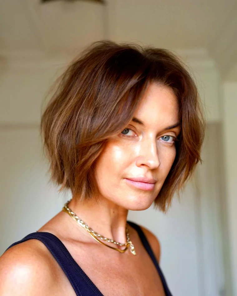quelle est la coupe de cheveux qui rajeunit