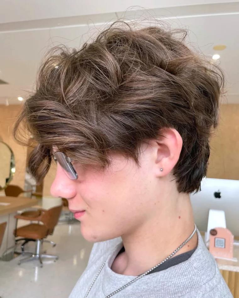 coupe de cheveux e boy tendance 2025 garcon ado