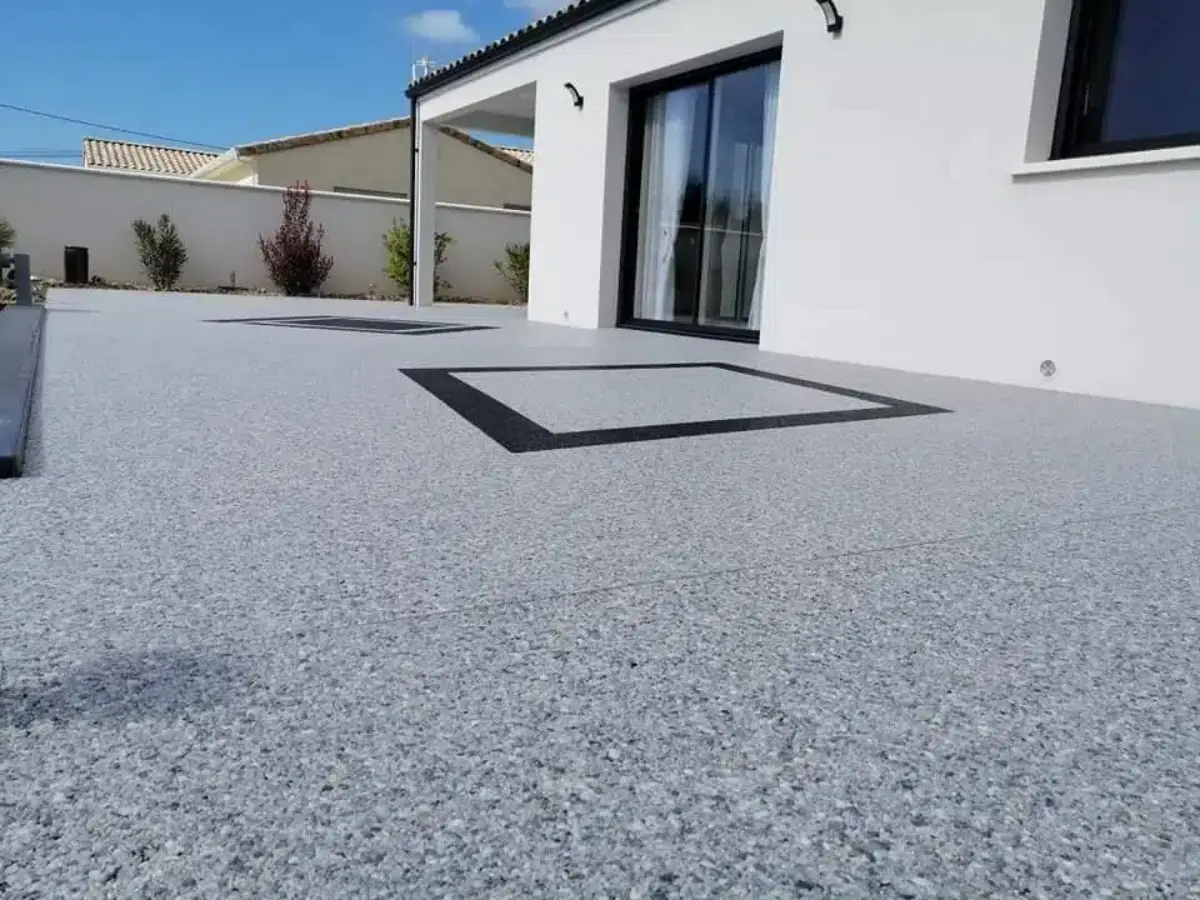 la moquette de pierre peut être appliquée avec différents niveaux de rugosité