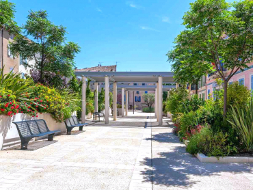 les meilleurs caniveaux a fente projets place arbres verts