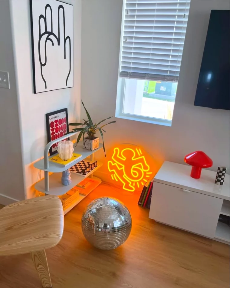 chambre d ado teenager avec un neon personnalise
