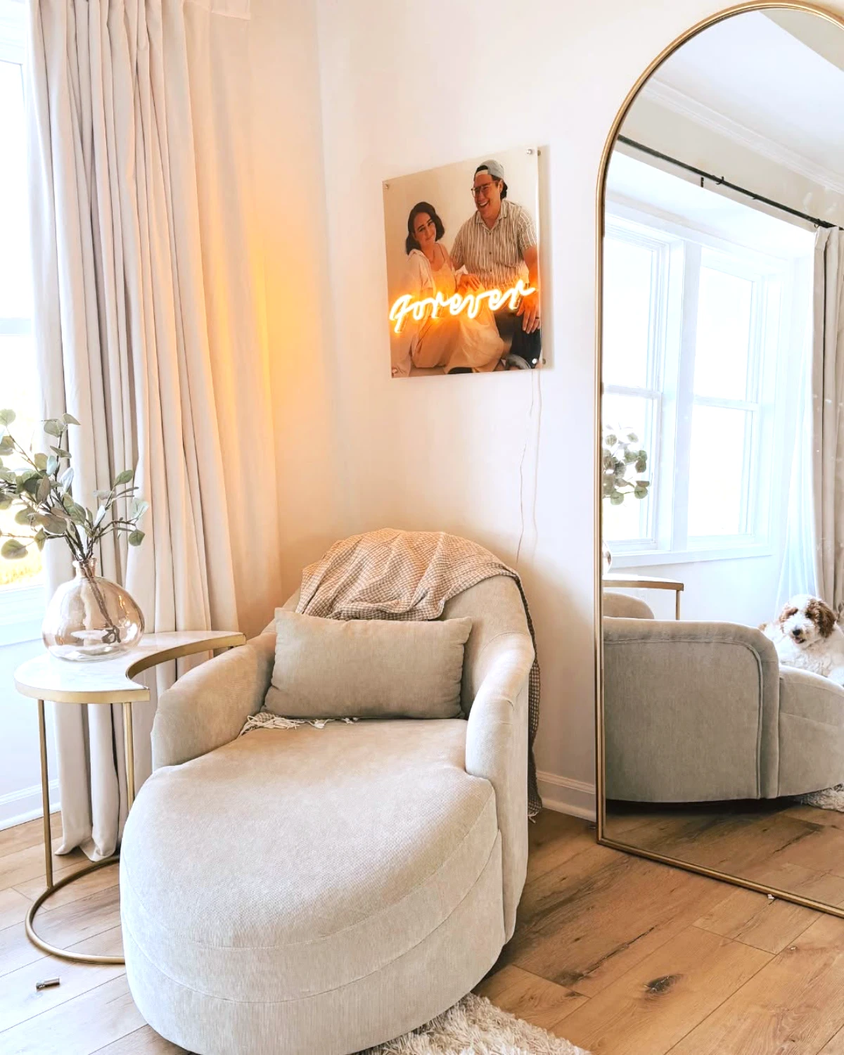 comment utiliser le neon dans lqa decoration d interieur canape blanc