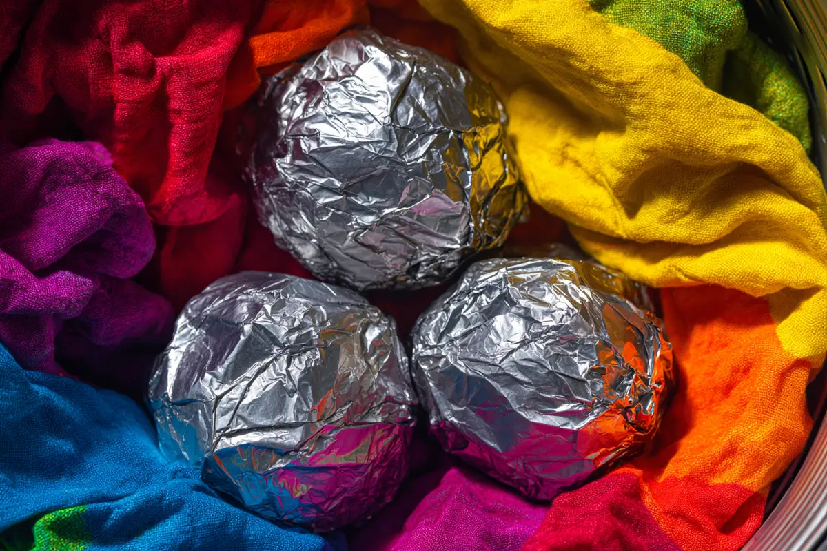 adieu les poils danimaux avec cette astuce de papier alu 2