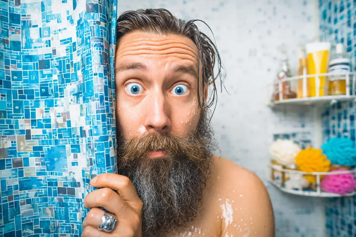 adieu rideau de douche la tendance qui change la salle de bain