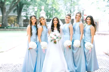 conseils pour. trouver ma robe de mariee femme avec des demoiselles d honneur en bleu