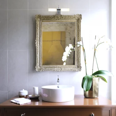 quelle lumiere il faut dans la salle de bain miroir vintage appliques