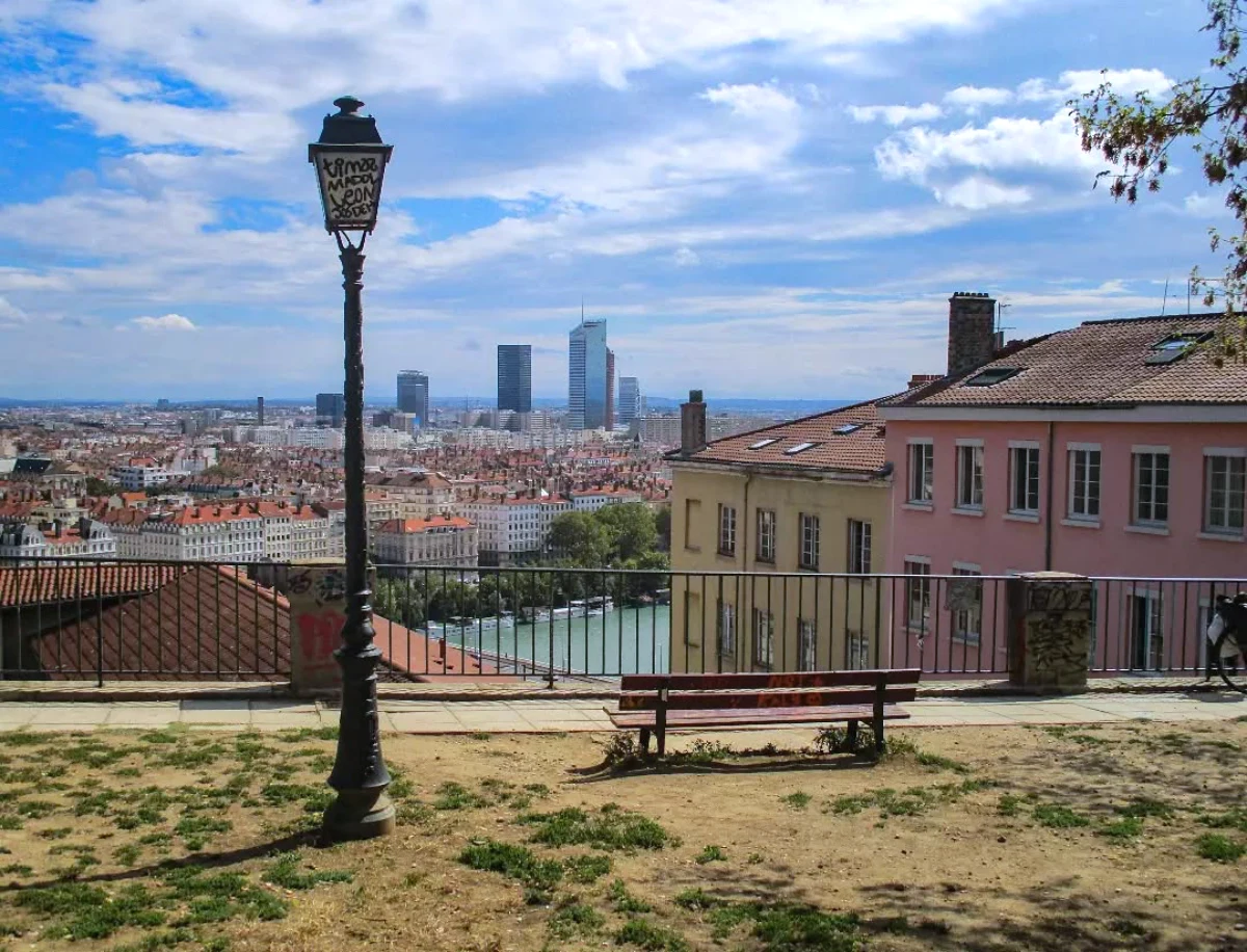 vue sur lyon le quartier de la croix rousse
